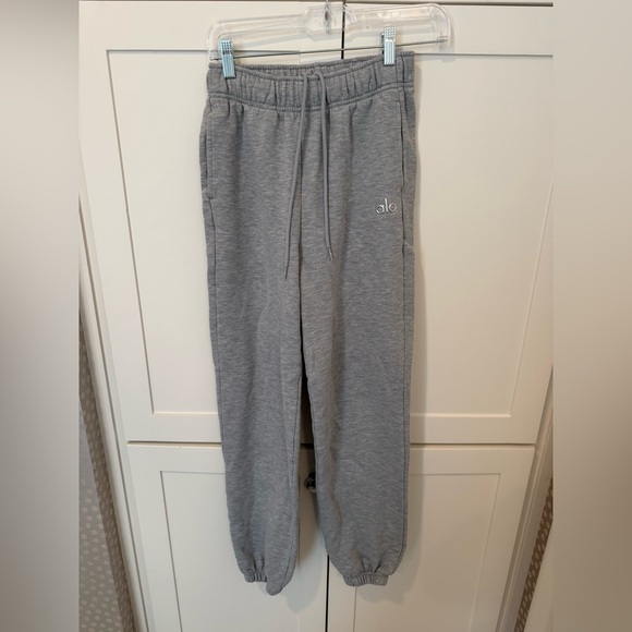 ALO Yoga Gray Jogger Sweatpants - Picture 3 of 5